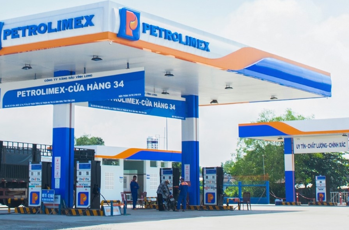 Giá xăng dầu hôm nay 21/5: Giá bán lẻ trong nước giảm từ ngày mai, RON95 tụt sát 19.000 đồng/lít