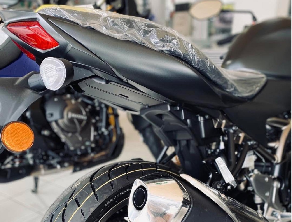 ‘Huyền thoại côn tay’ của Suzuki vừa ra mắt đã ‘cháy hàng’ nhờ giá rẻ: Hút khách hơn Honda Winner X