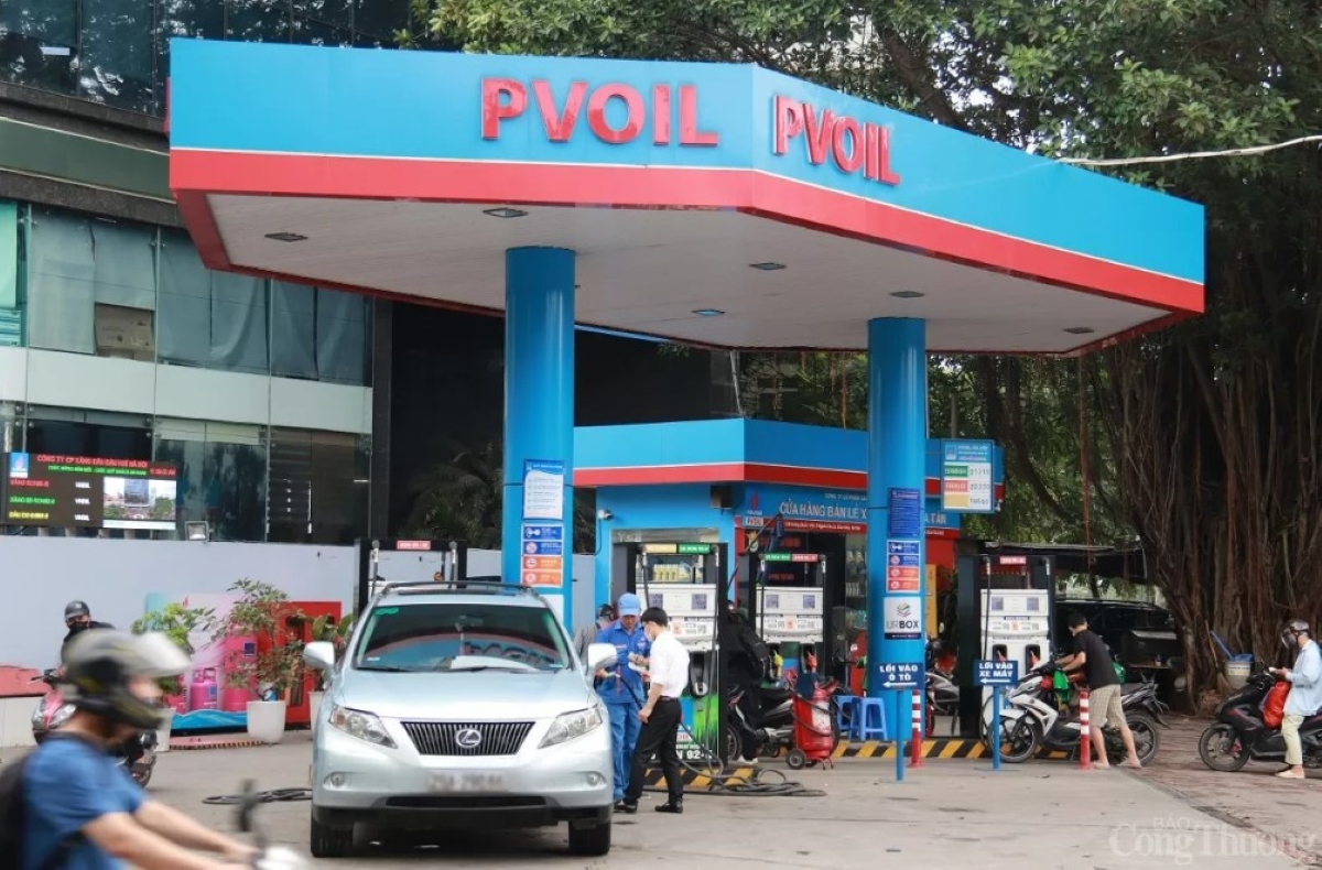 Giá xăng dầu chiều hôm nay 26/5: \'Bật tăng như lò xo\' trong ngày đầu tuần trước khi vào đợt giảm sâu