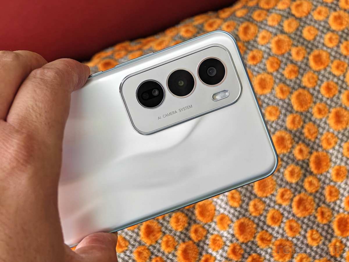 Giá OPPO Reno12 5G cực rẻ cuối tháng 5, màn hình xịn bỏ xa iPhone 16, camera cao cấp như Galaxy S25