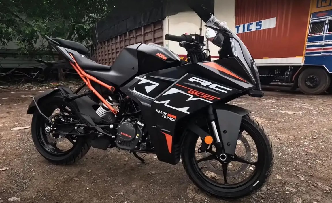 Đè bẹp Yamaha Exciter, ‘vua côn tay’ 200cc mới xịn hơn Honda Winner X về đại lý giá 68 triệu đồng