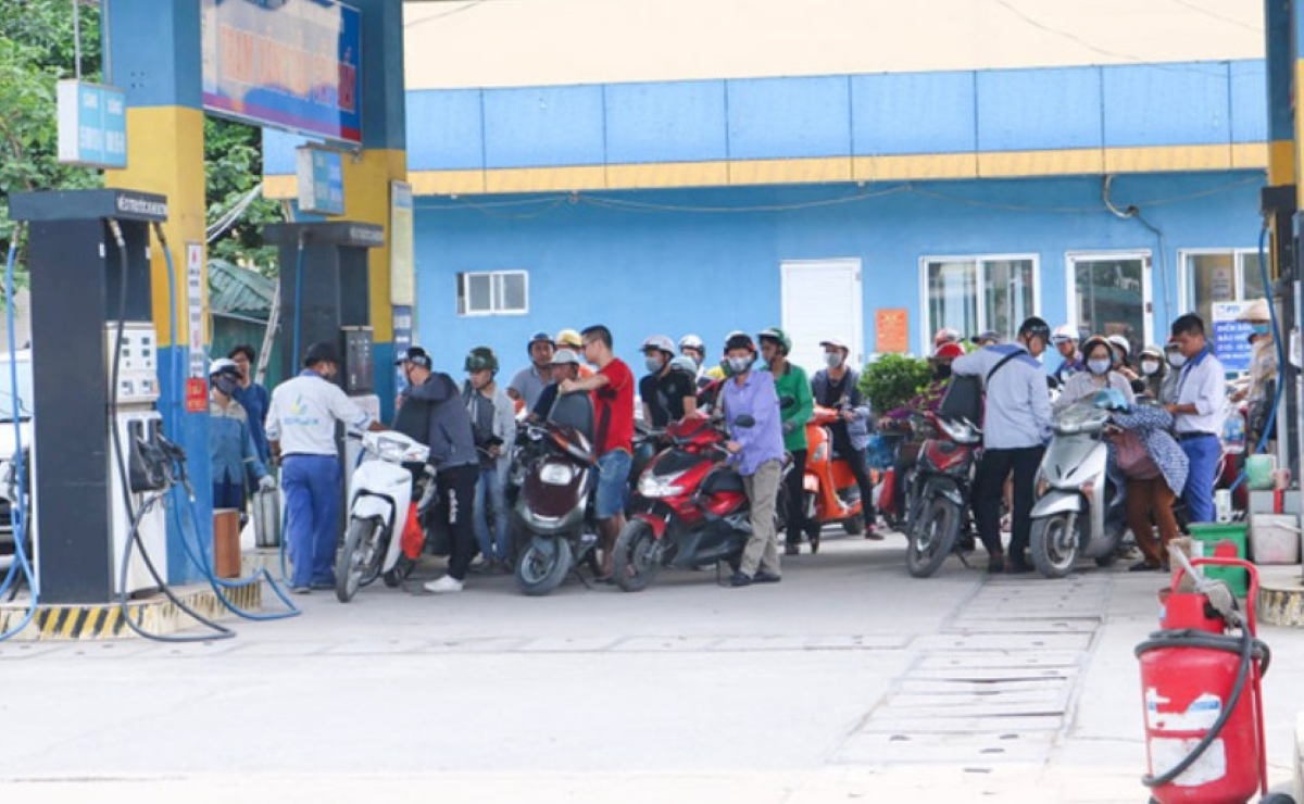 Giá xăng dầu sáng hôm nay 29/5: Trong nước sẽ giảm từ chiều nay, thấp nhất chỉ hơn 16.000 đồng/lít?
