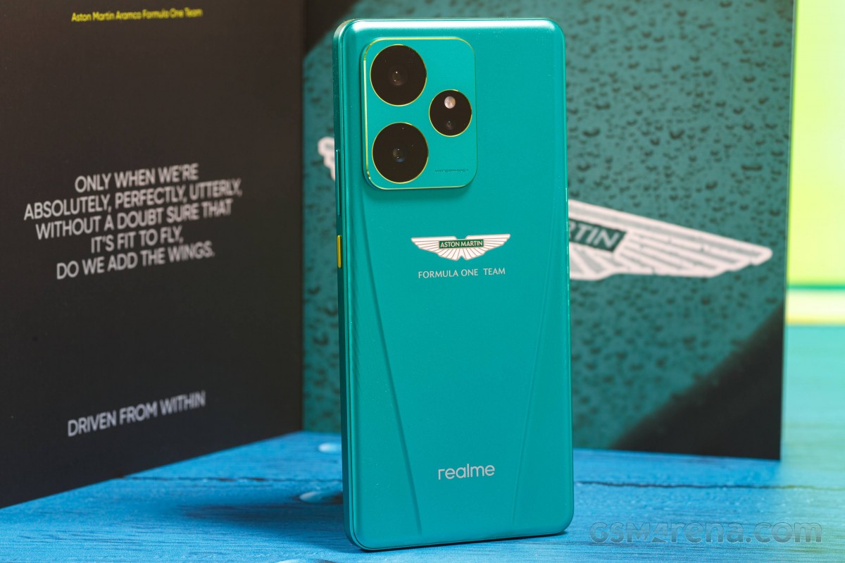 Mở hộp, trên tay Realme GT 7 Dream Edition: Quái vật gaming tầm trung 2025, giấc mơ của người mê tốc độ