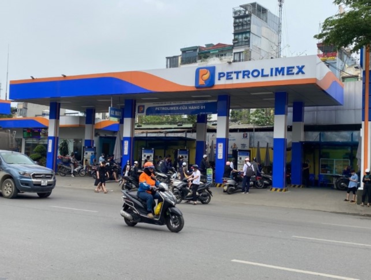 Giá xăng dầu sáng hôm nay 30/5: Bất ngờ rút lui giảm kịch liệt trước một cảnh báo