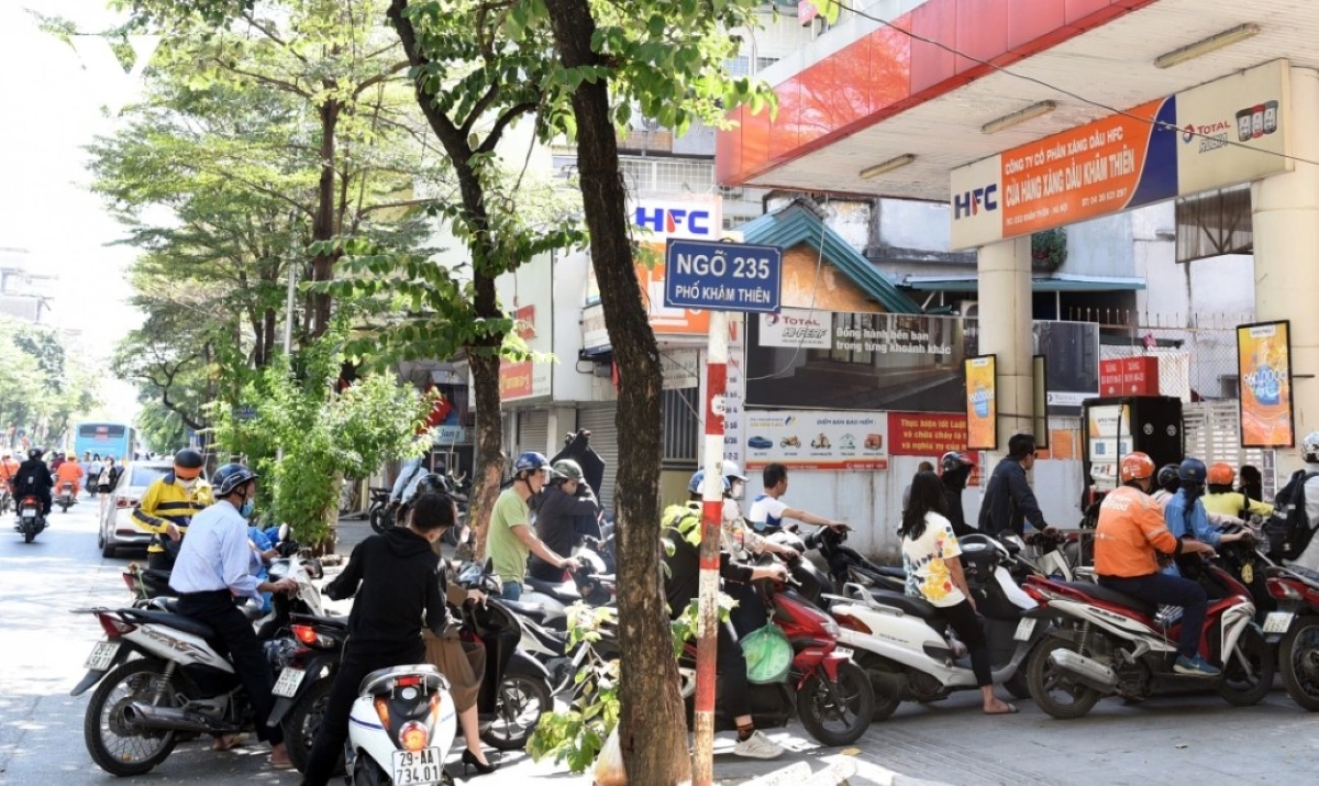 Giá xăng dầu hôm nay 31/5: Diễn biến tiêu cực ngày cuối tháng, giá cả \'tụt dốc không phanh\' 