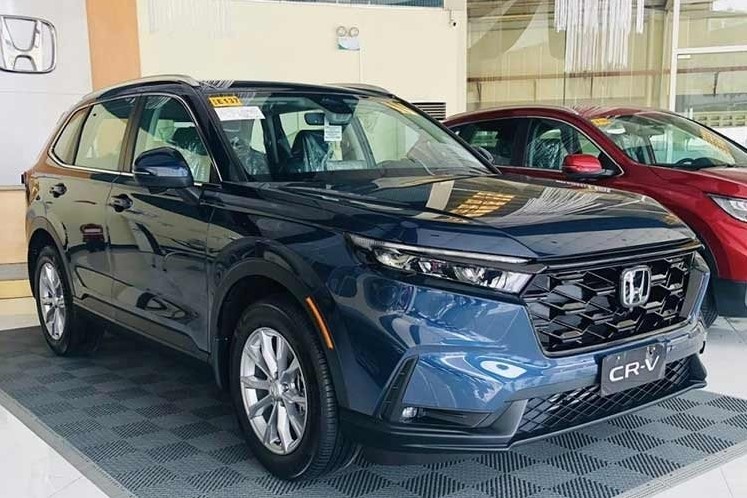 Giá xe Honda CR-V lăn bánh đầu tháng 6/2025 rẻ hiếm thấy, sẵn sàng quyết chiến với Mazda CX-5