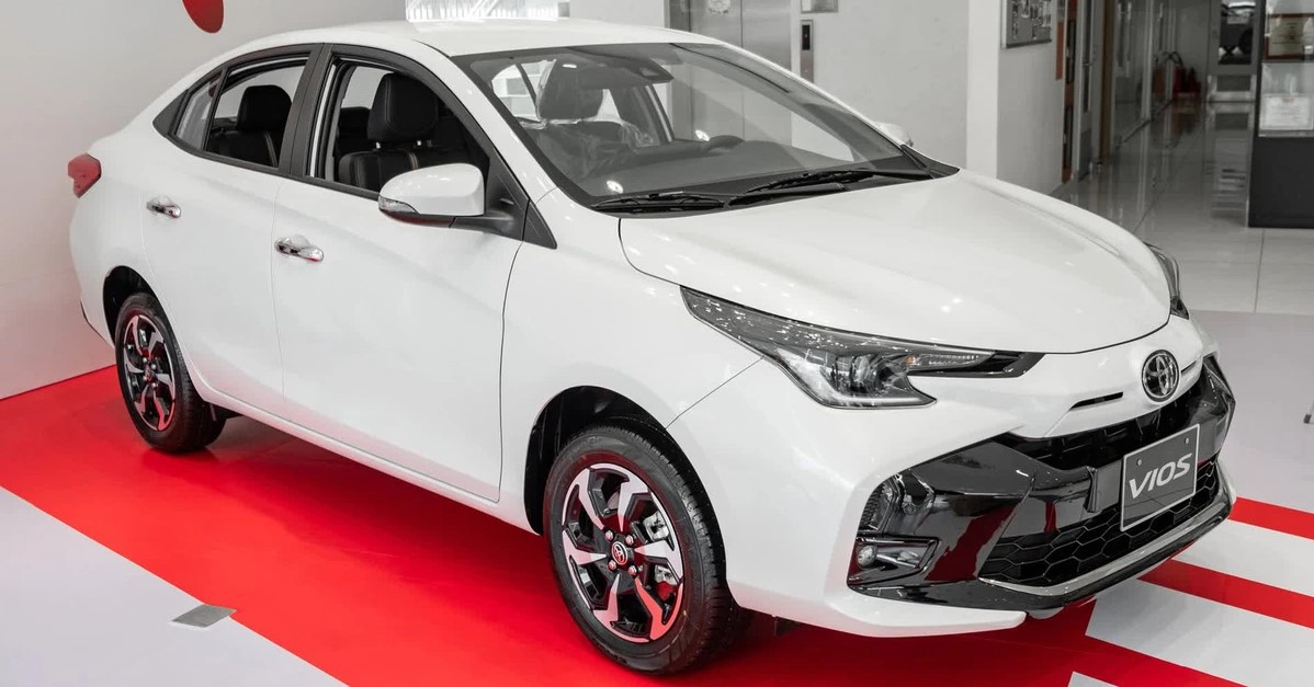 Giá lăn bánh Toyota Vios ‘siêu rẻ’ đầu tháng 6/2025, \'chơi tất tay\' với Hyundai Accent và Honda City