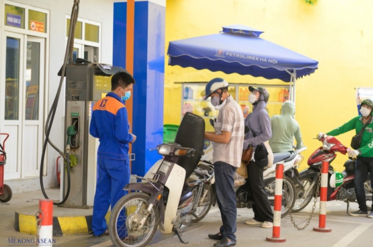 Giá xăng dầu hôm nay 3/6: Tăng dữ dội trước nhu cầu cũng gia tăng đáng kể vào mùa hè 
