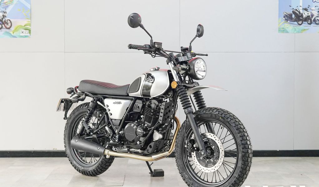 Tuyên chiến Yamaha Exciter và Honda Winner X, ‘hoàng đế côn tay’ 250cc mới ra mắt giá 55 triệu đồng