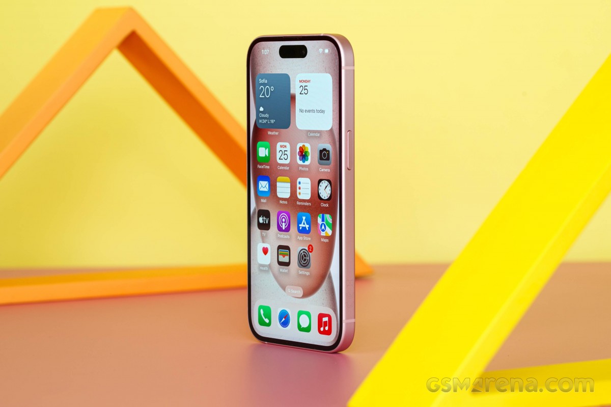Giá đập hộp iPhone 15 rẻ khó tin tháng 6, vua màn Dynamic Island giá rẻ, át vía cả Galaxy S25 Ultra