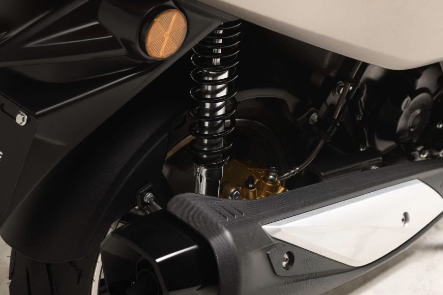 Tin xe trưa 9/6: Ra mắt ‘vua xe ga’ mới trang bị ‘chất’ hơn Honda SH và Air Blade, giá chỉ 65 triệu đồng 