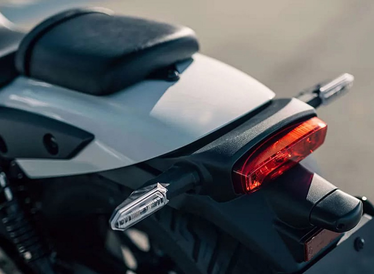 ‘Chiến binh côn tay’ mới của Nhật ra mắt: Thiết kế đẹp lấn át Honda Winner X và Exciter, giá cực mềm