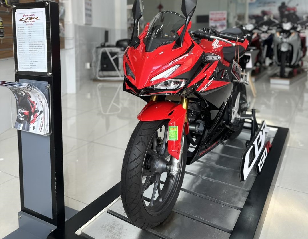 Tội gì mua Winner X hay Yamaha Exciter, Honda CBR150R được bán tại Việt Nam giá cực rẻ 52 triệu đồng