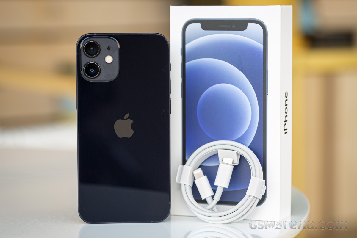 Giá iPhone 12 Mini rẻ bằng nửa iPhone 11, trang bị vẫn cực đỉnh với màn OLED,chẳng kém iPhone 16 mấy