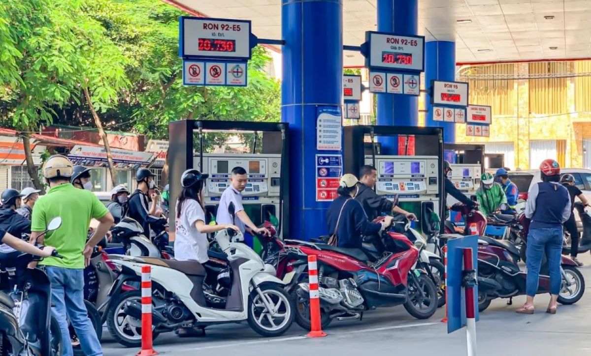 Giá xăng dầu hôm nay 13/6: Tăng \'đỉnh\' nhờ \'ăn theo\' căng thẳng Trung Đông đang leo thang