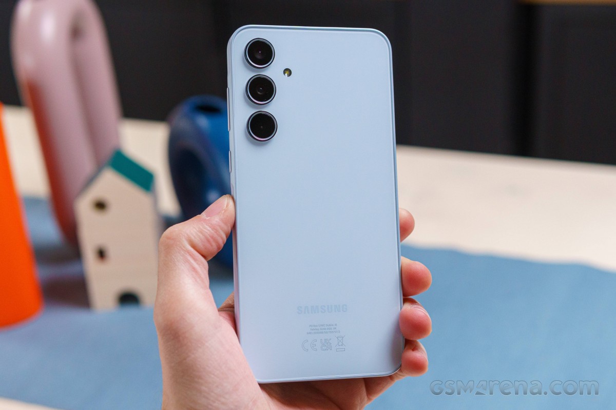Chiến binh hiệu năng Galaxy A35 5G chốt giá cực rẻ giữa tháng 6, diện mạo lẫn AI thông minh như Galaxy S24