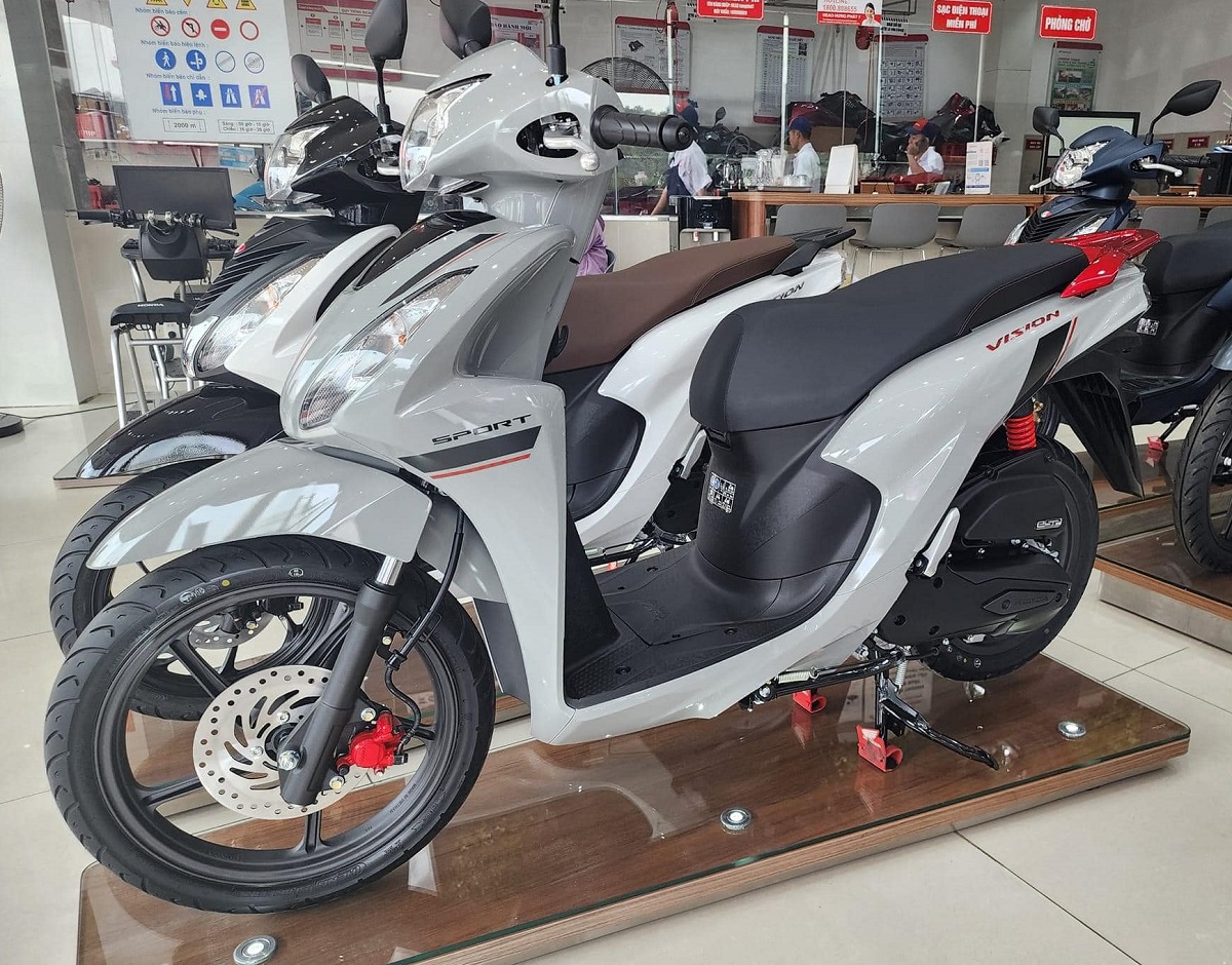 Bảng giá xe Honda Vision 2025 tháng 6/2025 giảm cực mạnh: Khách Việt đổ xô mua thay LEAD và SH Mode