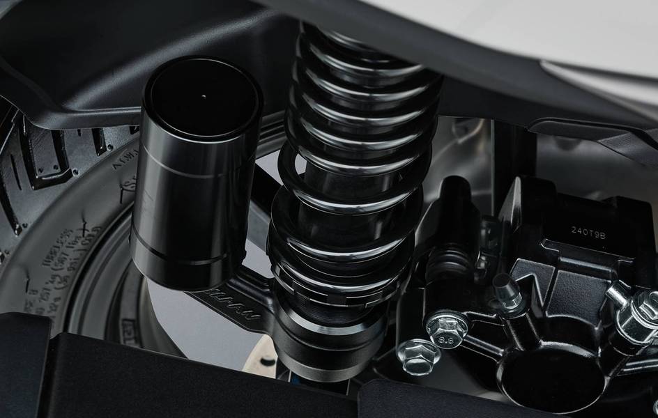 ‘Kẻ hủy diệt Honda Air Blade’ chính thức ra mắt với giá 57,6 triệu đồng, có phanh ABS 2 kênh như SH