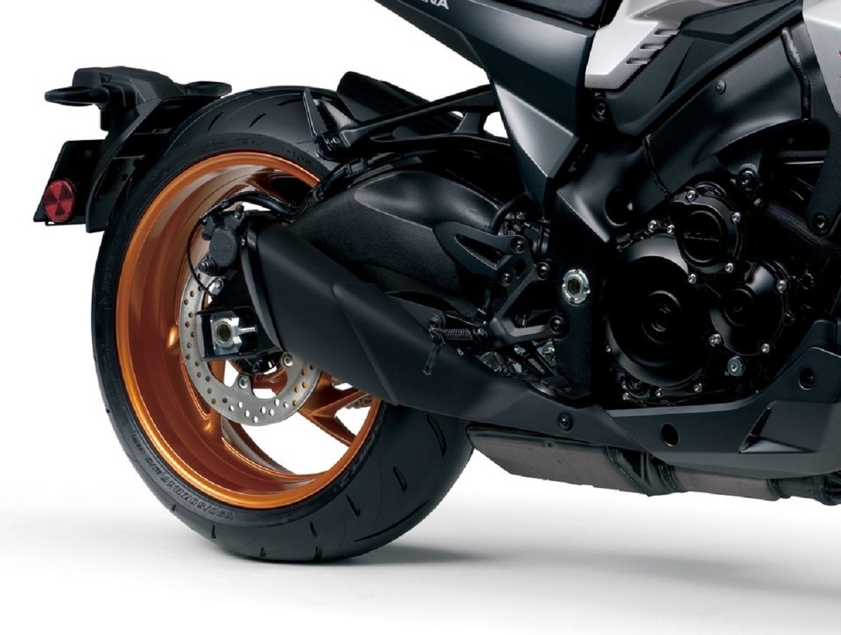 Suzuki ra mắt ‘huyền thoại côn tay’ mới chất hơn cả Honda Winner X: Đẳng cấp vượt thời gian, giá mềm