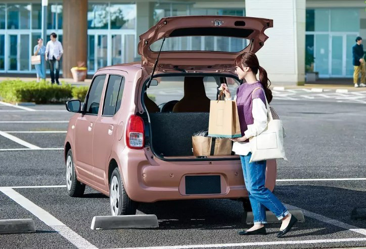 Tin xe 25/6: Hạ bệ Hyundai Grand i10 và Kia Morning, Suzuki ra mắt mẫu ô tô giá rẻ gần bằng Honda SH