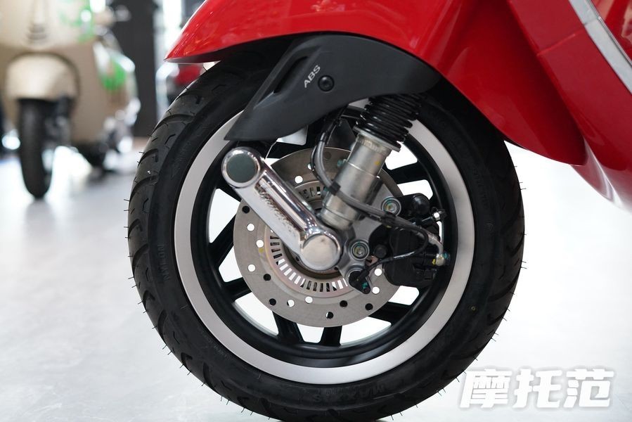 Tin xe hot 26/6: ‘Kẻ hủy diệt Honda SH Mode’ ra mắt giá 43 triệu đồng ngang Air Blade, có ABS 2 kênh ảnh 3