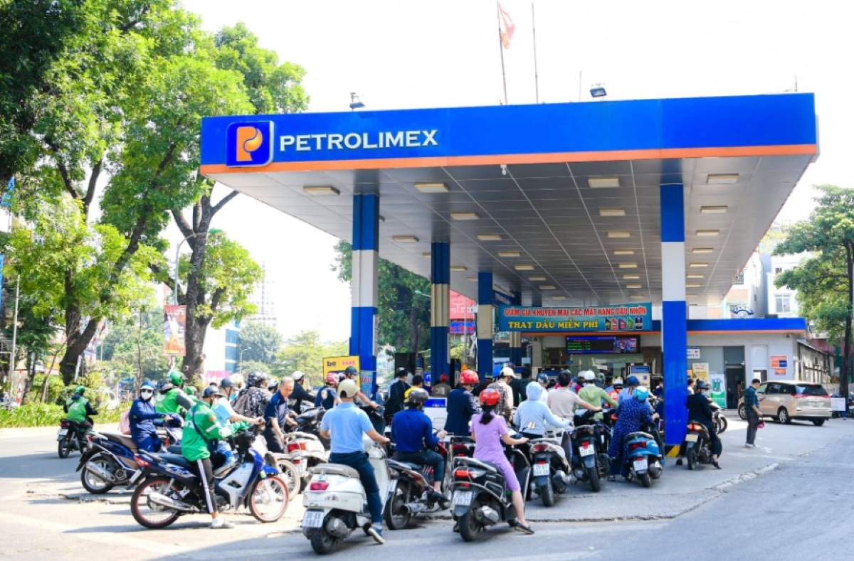 Giá xăng dầu hôm nay 27/6: Tăng đột ngột do nhu cầu đi lại vào mùa hè cao vọt!