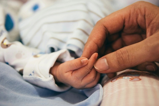 Dư luận phẫn nộ vụ bé gái 3 tháng tuổi bị xâm hại, sốc khi biết danh tính nghi phạm 