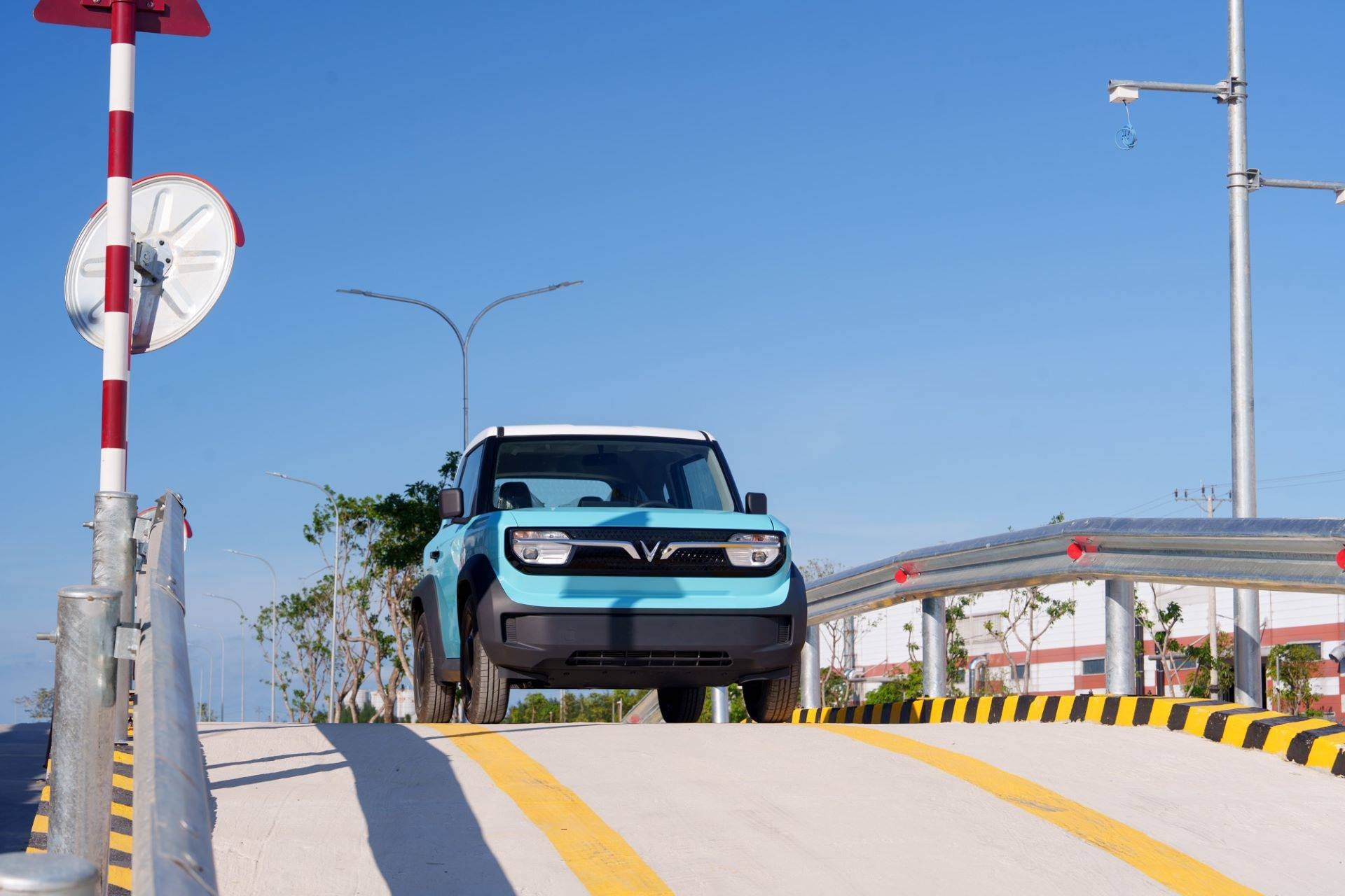 Cận cảnh dây chuyền sản xuất 200.000 xe/năm tại nhà máy VinFast Hà Tĩnh ảnh 11
