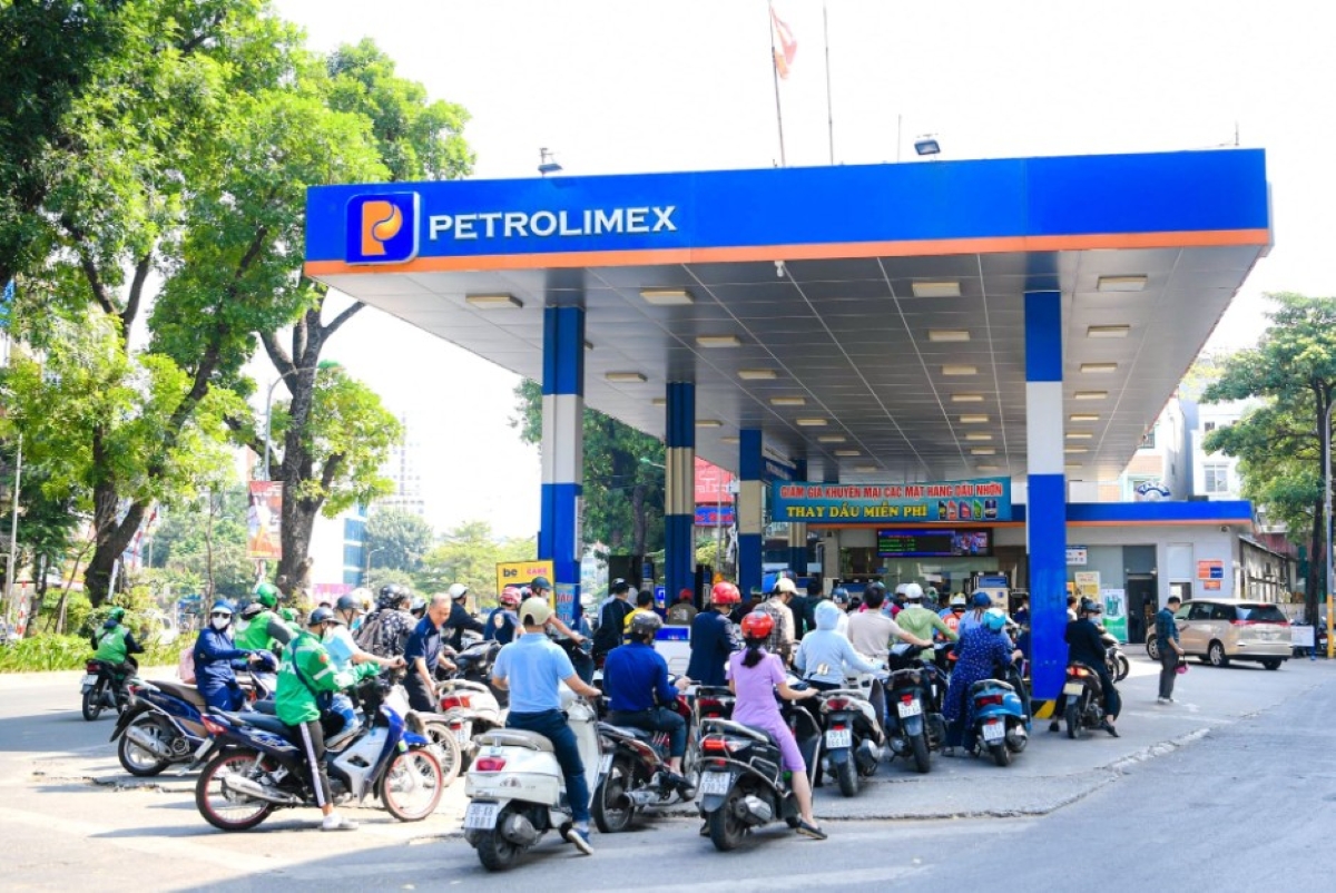 Giá xăng dầu hôm nay 4/7: Giảm một phát hai ngày liên tiếp, giá cả tụt sâu so với các năm trước