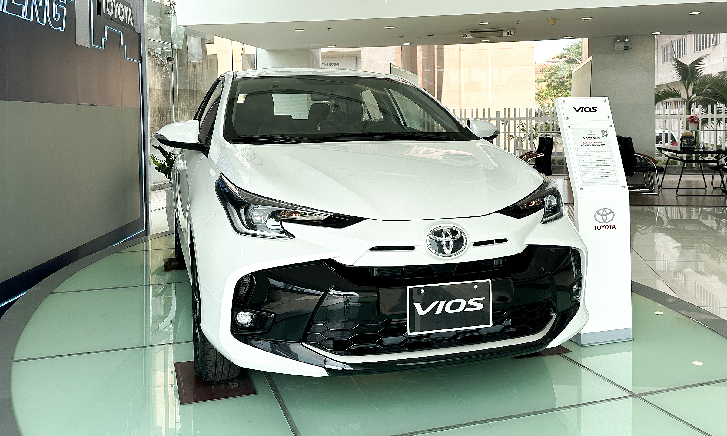 Toyota Vios khởi đầu tháng 7/2025 với giá lăn bánh siêu rẻ, khắc chế Honda City và Hyundai Accent
