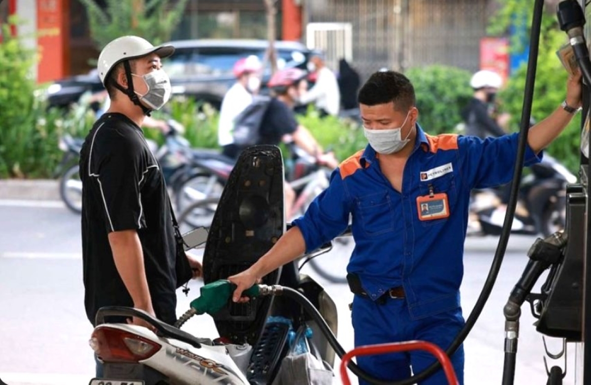 Giá xăng dầu hôm nay 5/7: Trượt dài đà giảm, thấp hơn rất nhiều cùng thời điểm các năm trước đó