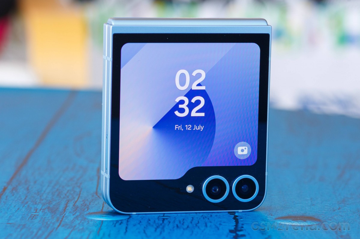 Galaxy Z Flip6 giá từ 20 triệu, AI xịn áp đảo iPhone 16, hiệu năng khỏe chiến Xiaomi 15