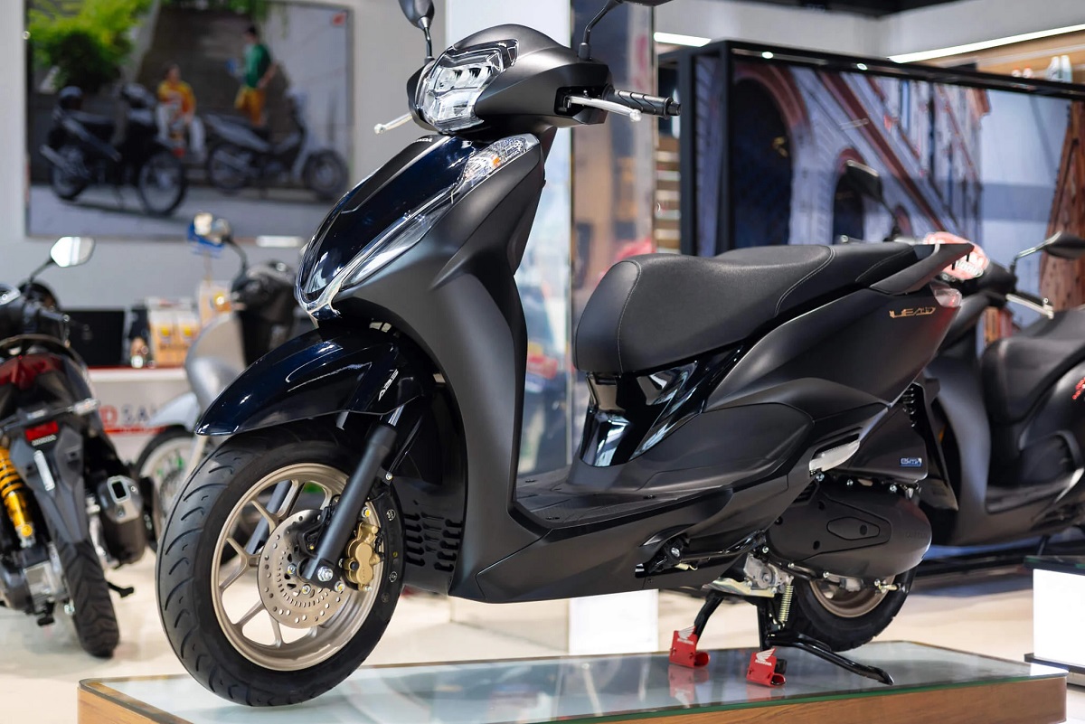 Bảng giá xe Honda LEAD 2025 tháng 7/2025 giảm cực mạnh: Được săn đón hơn Vision và SH Mode vì quá rẻ