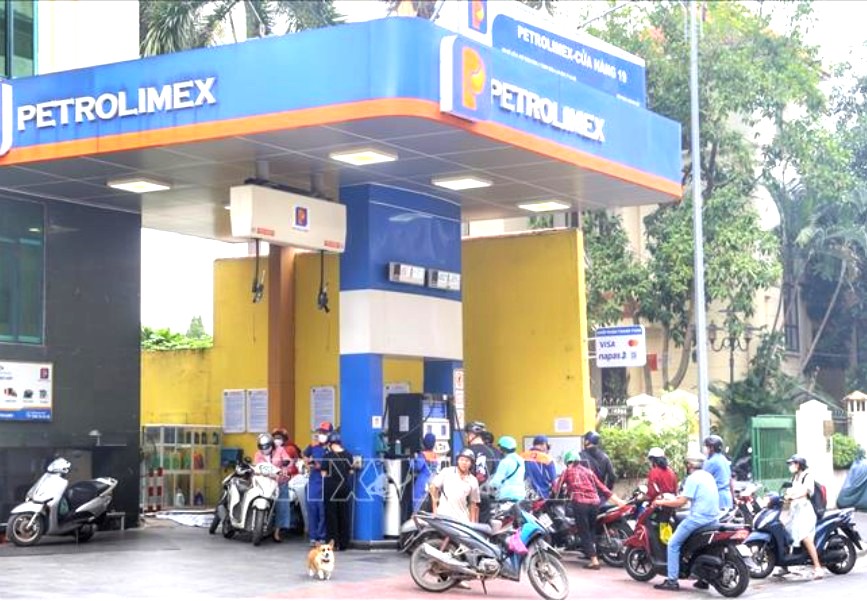Giá xăng dầu hôm nay 9/7: Sau chuỗi ngày giảm liên tục, trong nước bắt đầu vọt tăng từ chiều mai