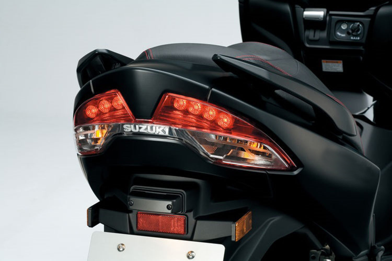 Tin xe máy 11/7: Suzuki ra mắt ‘tượng đài xe ga’ mới khắc chế cứng Honda SH và Air Blade, giá dễ mua