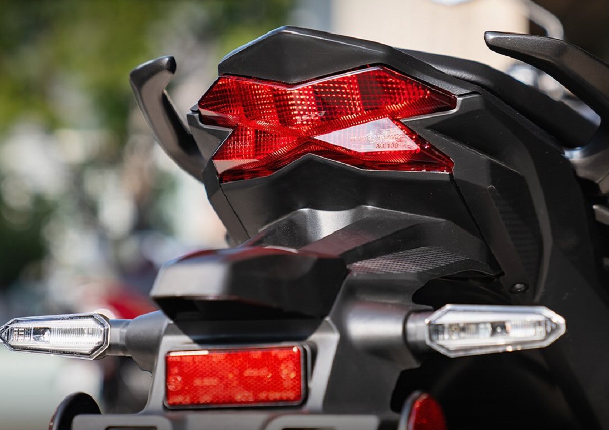 Tin xe cuối tuần: Honda ra mắt \'ông hoàng côn tay’ 185cc mới giá 64 triệu đồng, hạ bệ Yamaha Exciter
