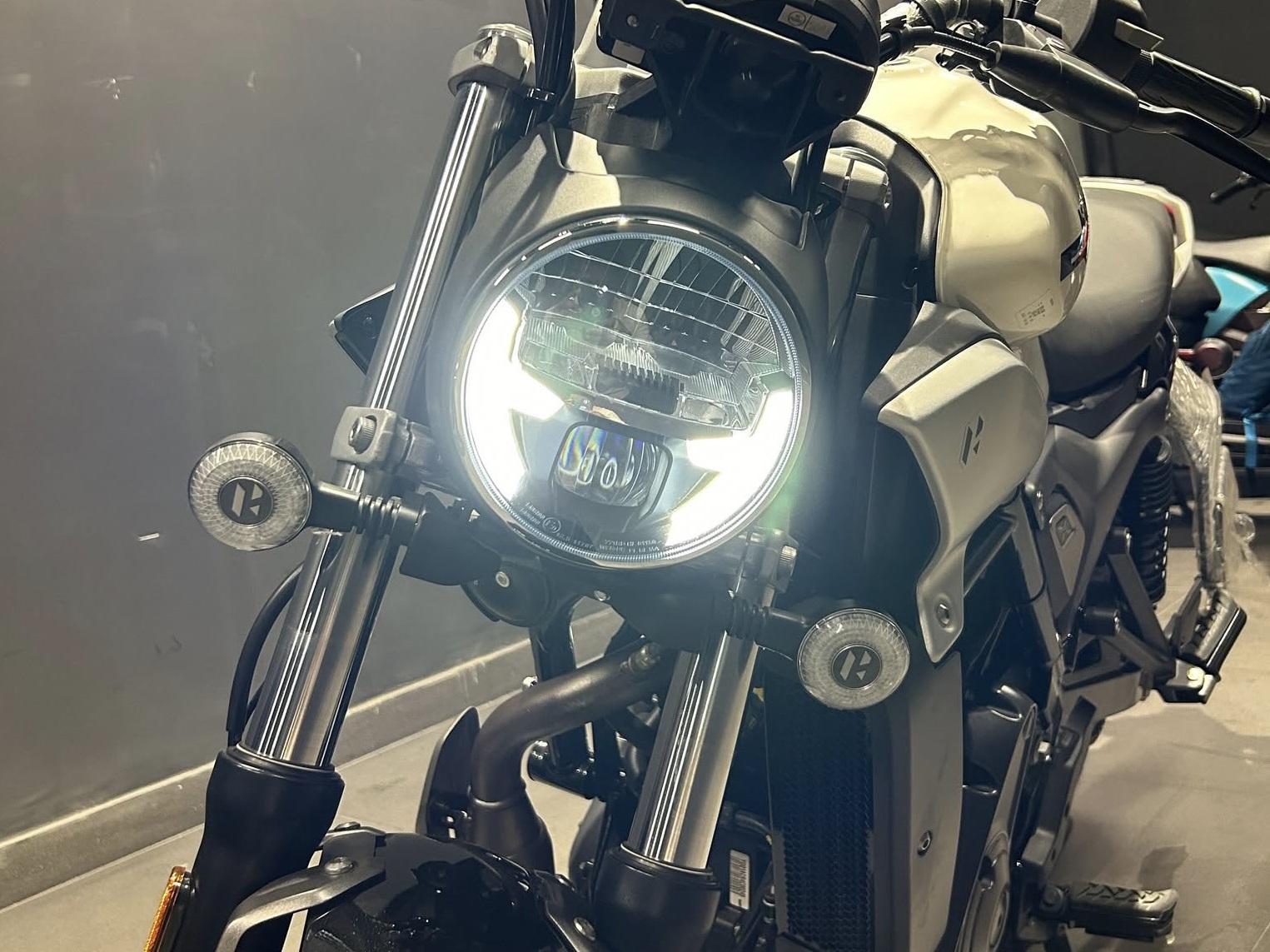 ‘Vua côn tay’ mới sắp ra mắt giá 59 triệu đồng: Mạnh hơn hẳn Honda Winner X, trang bị át vía Exciter