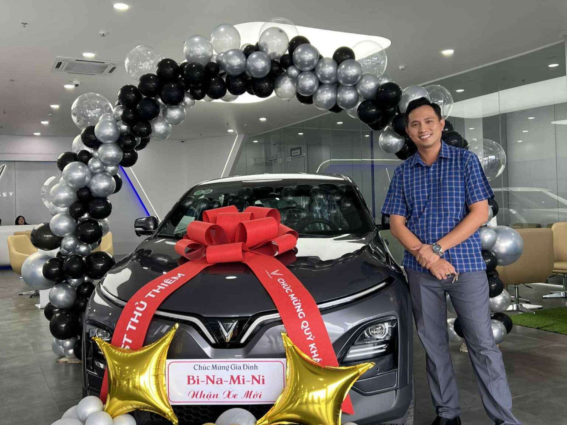 Chủ xe VinFast VF 6 khuyên tài xế chạy dịch vụ đầu tư trụ sạc tại nhà ảnh 1