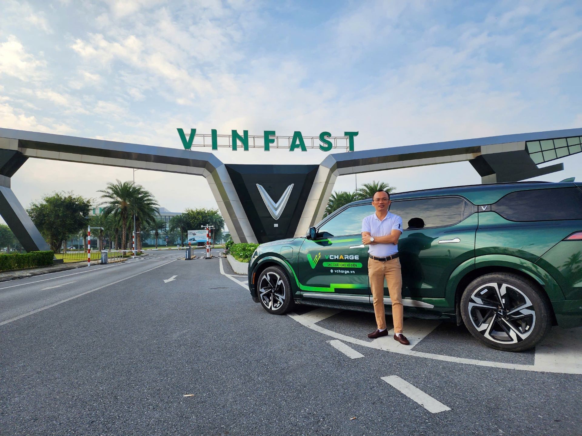 Doanh nhân sở hữu VinFast VF 9: ‘Xe đi khỏe người, một ngày lái 850 km không biết mệt’ ảnh 1