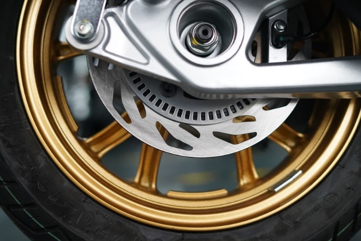‘Vua xe ga’ 150cc mới ra mắt với ABS và TCS xịn như Honda SH, giá chỉ 58 triệu đồng ngang Air Blade ảnh 8