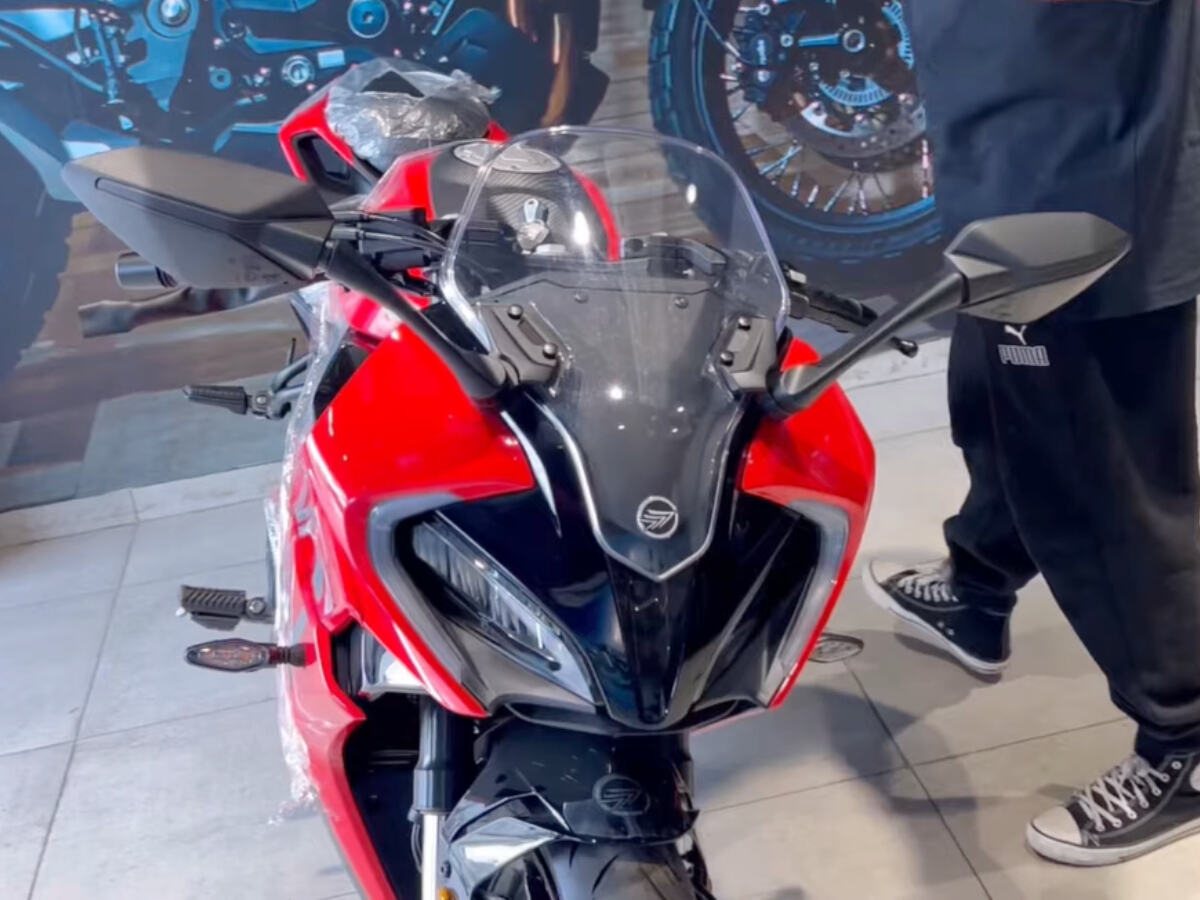 ‘Vua côn tay’ 300cc mới ra mắt \'gây bão\' với giá chỉ 53 triệu đồng: Rẻ như Honda Winner X và Exciter