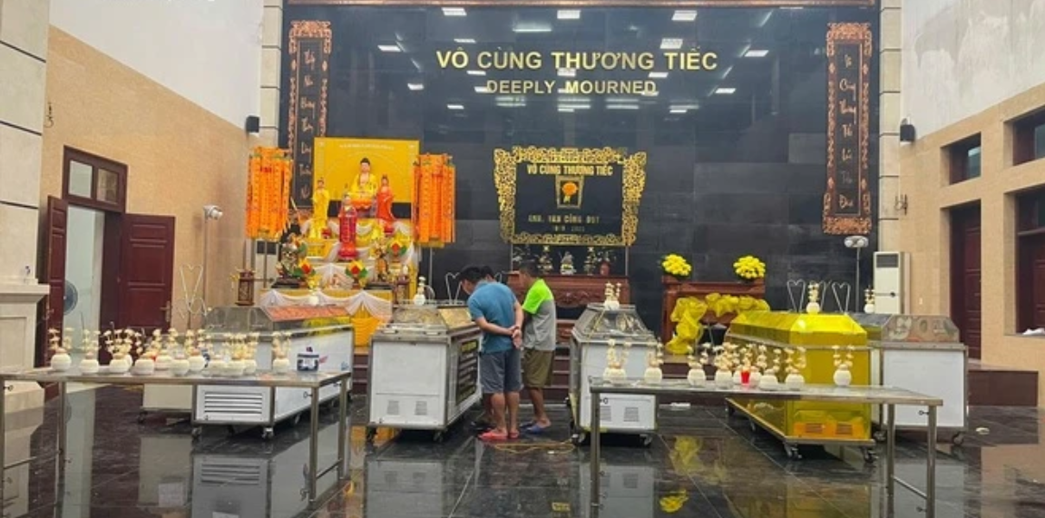 Vụ lật tàu ở Hạ Long: Quặn lòng câu nói của cô gái bố đã tử vong, mẹ hiện vẫn đang mất tích