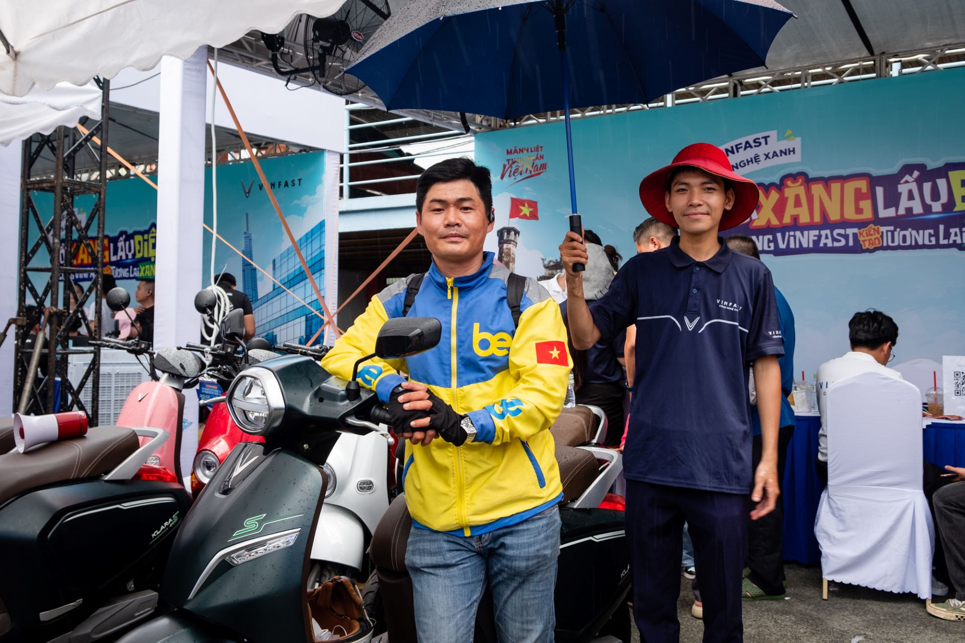 Nhiều tài xế công nghệ ở TP.HCM chủ động chuyển đổi sang xe điện