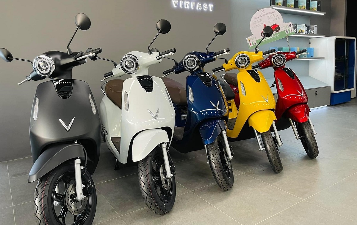 Bảng giá xe máy điện VinFast cuối tháng 7/2025 ưu đãi \'khủng\': Giá rẻ hơn hẳn xe xăng hút khách Việt