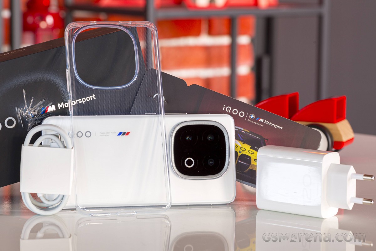 iQOO 13 siêu hạ giá, vua gaming tầm trung dễ mua nhất tháng 7, 12 triệu ăn đứt Galaxy S25, iPhone 16