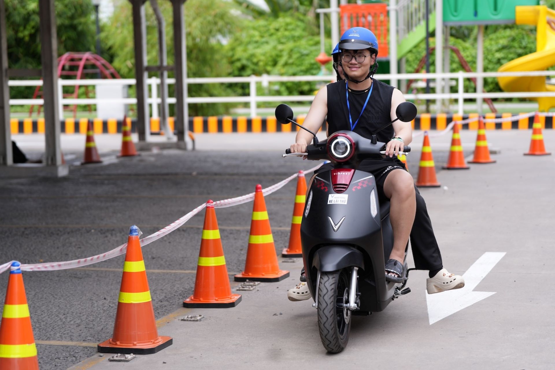 ‘Đại hội đổi xăng lấy điện’ bùng nổ 3 miền: Khách xếp hàng lái thử, chốt đơn với loạt ưu đãi lớn ảnh 3