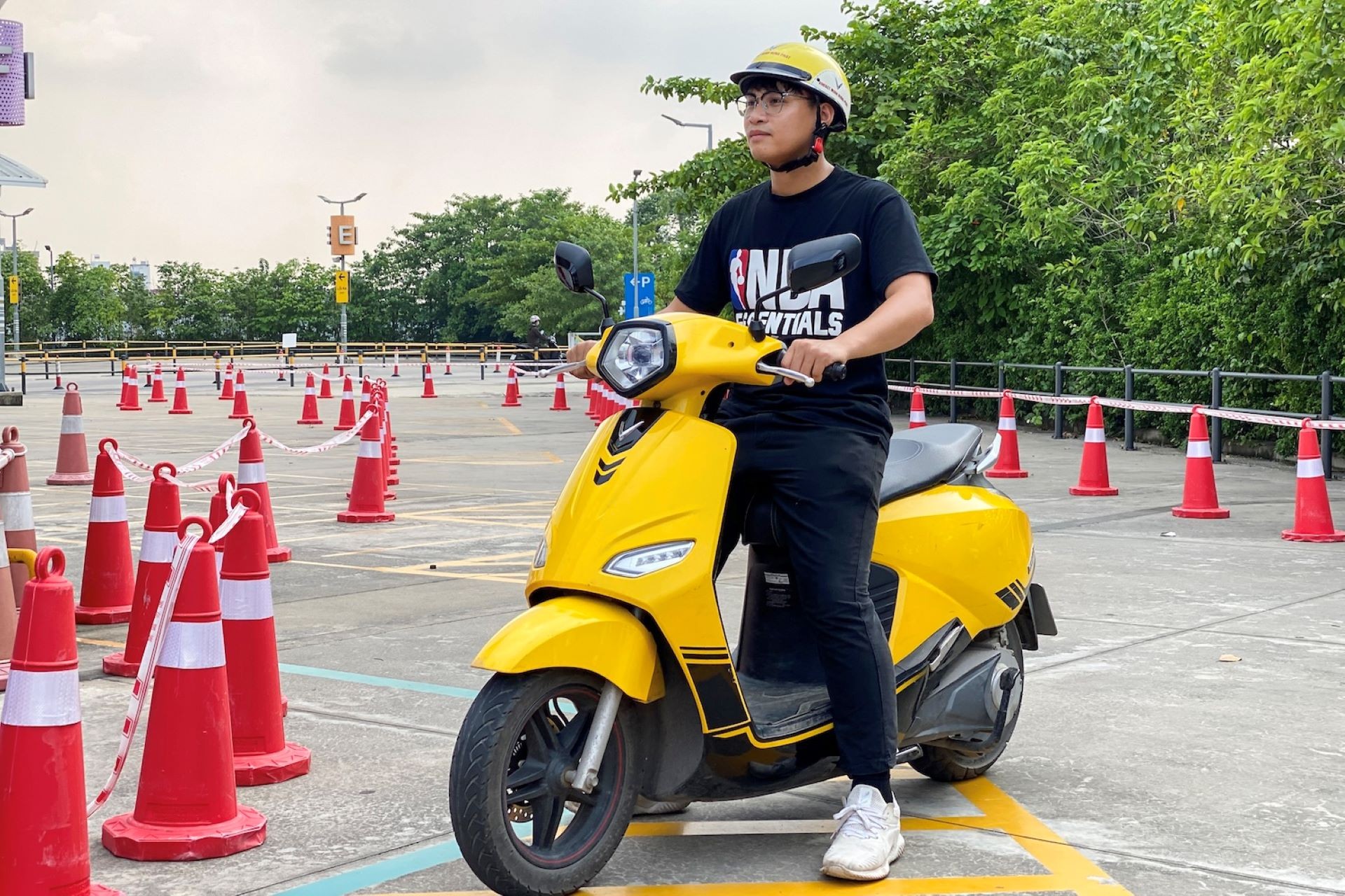 ‘Đại hội đổi xăng lấy điện’ bùng nổ 3 miền: Khách xếp hàng lái thử, chốt đơn với loạt ưu đãi lớn ảnh 4