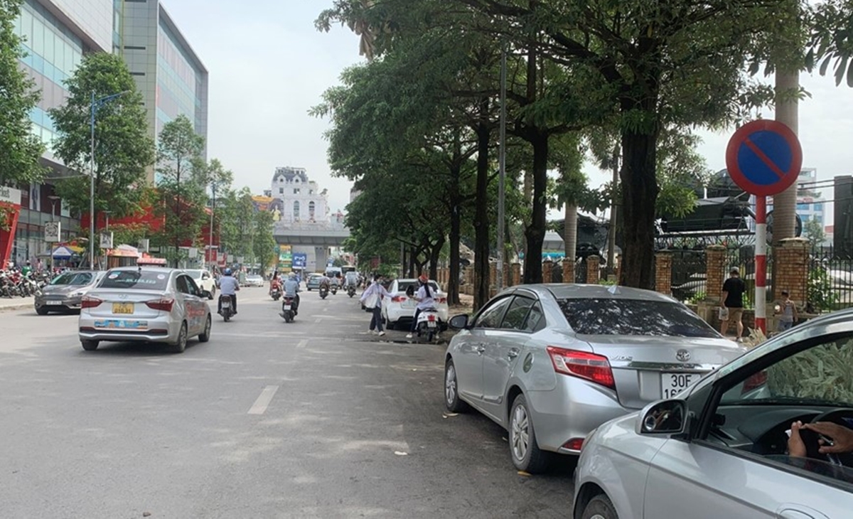 Thông tin đắt giá về gã trai sàm sỡ, đánh 2 chị em giữa đường, Công an Hà Nội phát thông báo nóng