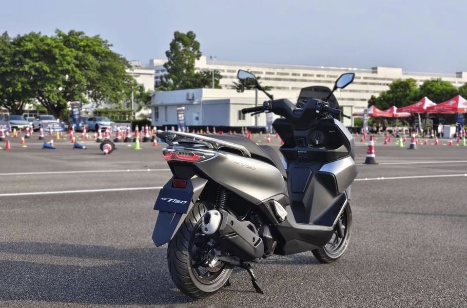 Thay thế Air Blade, Honda ra mắt ‘vua xe ga' 150cc hoàn toàn mới ‘xịn’ hơn Vario, giá 54 triệu đồng ảnh 6
