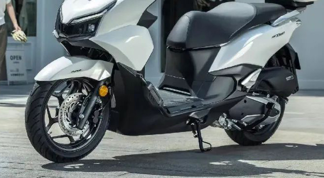 Tin xe 1/8: Honda ra mắt mẫu xe ga 150cc mới cứng giá 54 triệu đồng, ‘chất’ hơn Vario và Air Blade